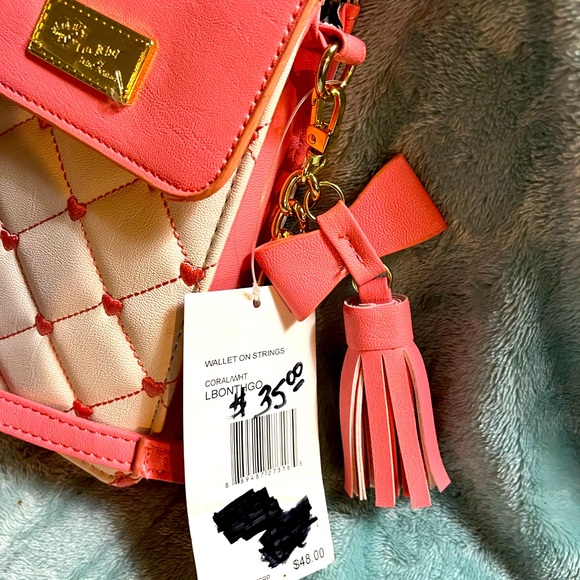 Ladies Luv Betsy/Betsy Johnson wallet on a strings,NWT,super nice, coral&white - Picture 5 of 6